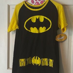 NWT woman’s Batman tshirt with cape- Sz. XXL